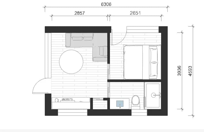 Moduļu mājas Mini 18m2 plānojums, kurā ir gan virtuve ar dzīvojamo istabu, gan guļamistaba, gan sānmezgls.