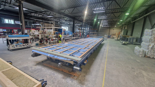 Moduļu mājas paneļu ražošanas process - AxoHouse